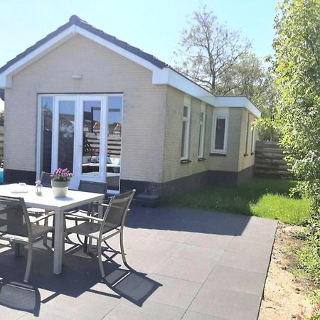 Huisje Britt Met Grote Tuin En Veel Privacy Dirkshorn エクステリア 写真