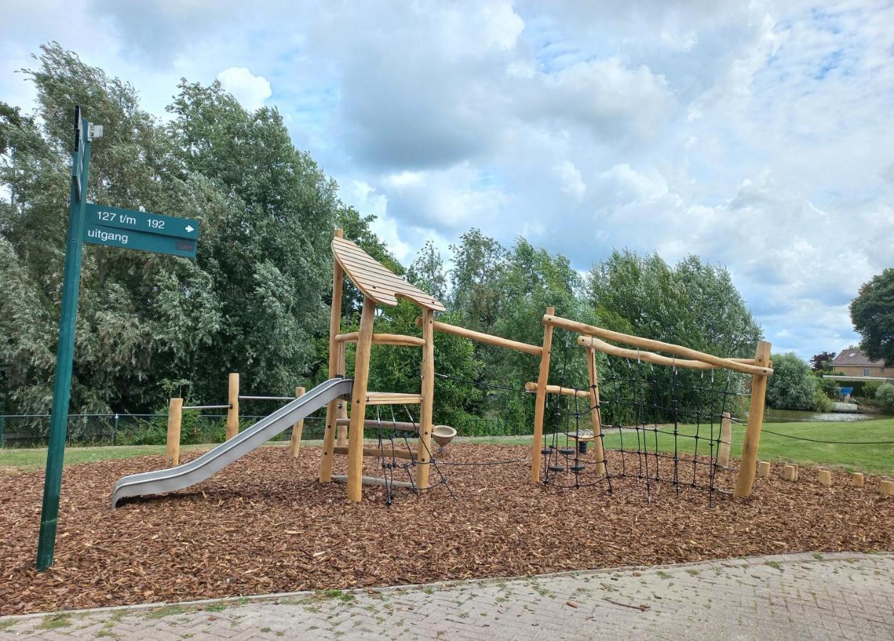 Huisje Britt Met Grote Tuin En Veel Privacy Dirkshorn エクステリア 写真