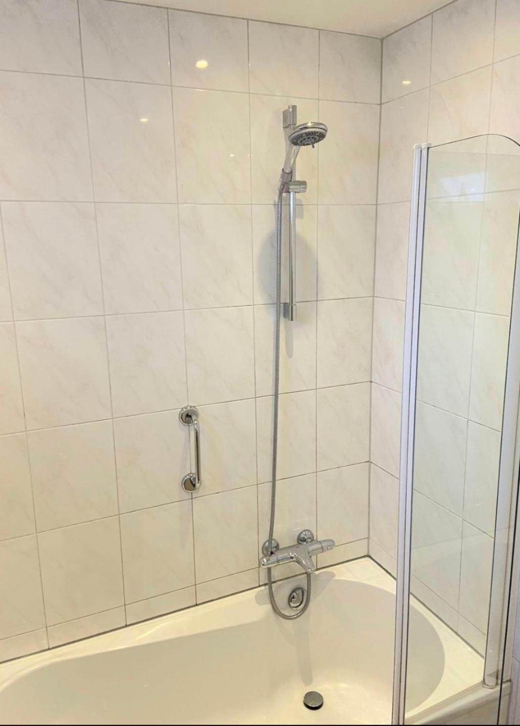 Huisje Britt Met Grote Tuin En Veel Privacy Dirkshorn エクステリア 写真