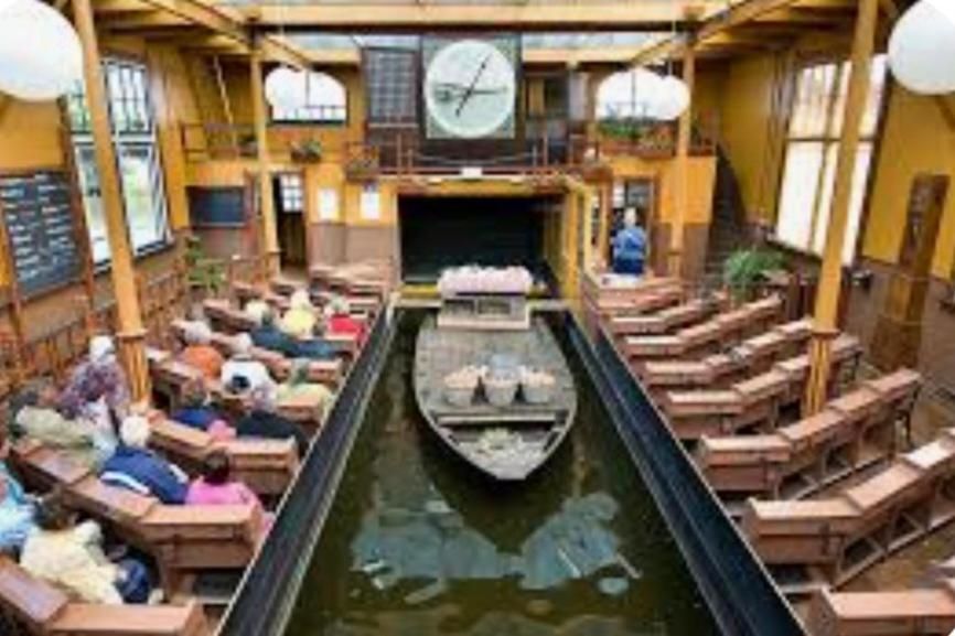 Huisje Britt Met Grote Tuin En Veel Privacy Dirkshorn エクステリア 写真